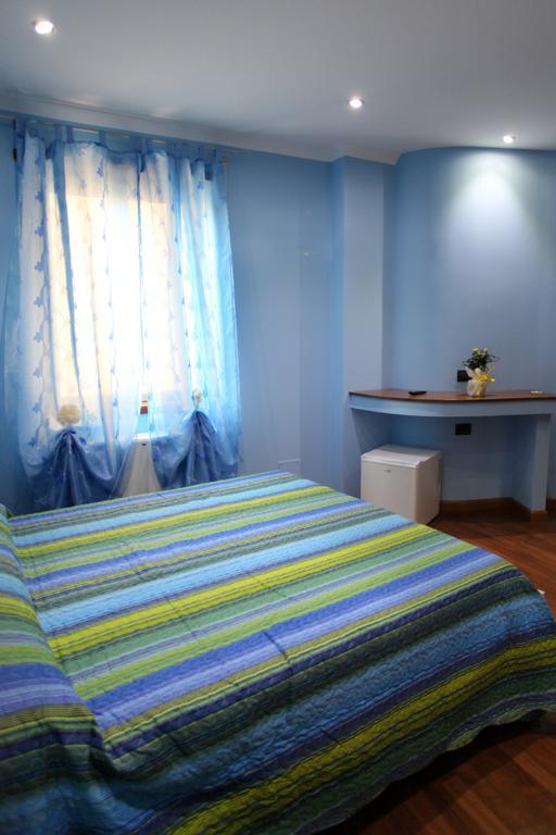 كوزنسا B&B Margherita الغرفة الصورة