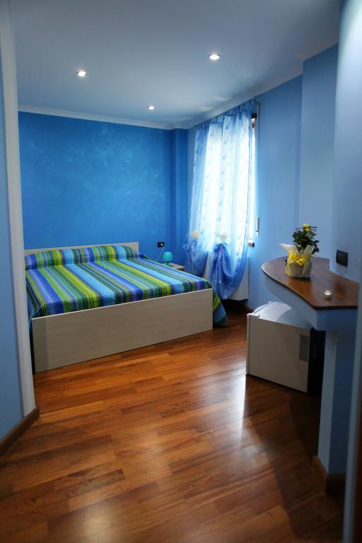كوزنسا B&B Margherita الغرفة الصورة