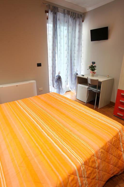 كوزنسا B&B Margherita الغرفة الصورة